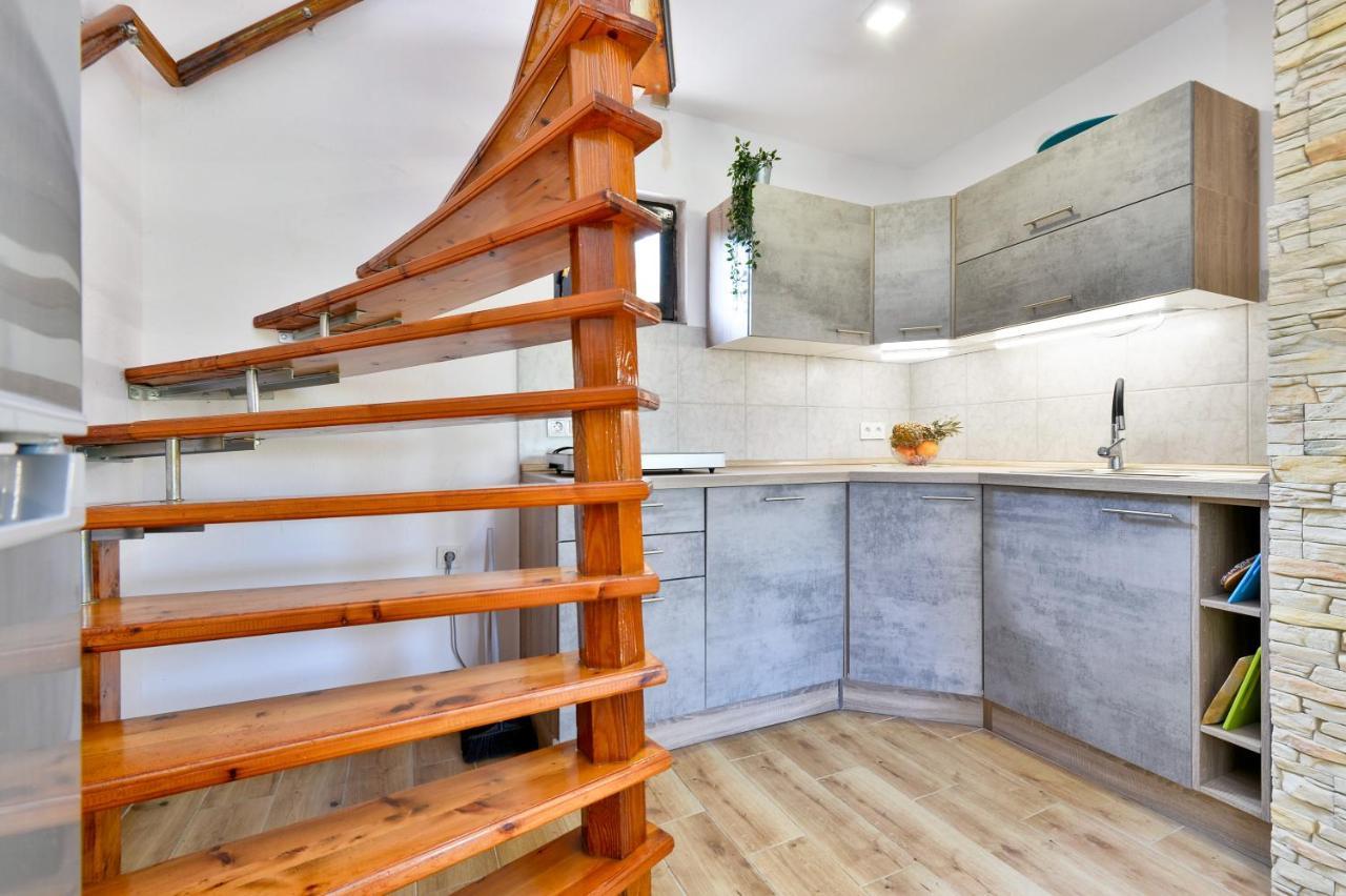 הוילה Sveti Ivan Zelina Jungle House With Private Pool And Hot Tub מראה חיצוני תמונה