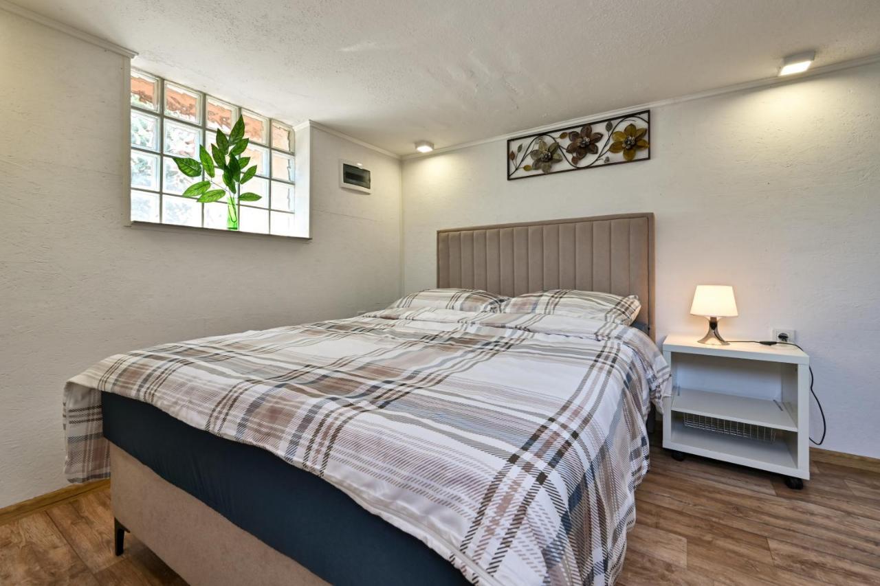 הוילה Sveti Ivan Zelina Jungle House With Private Pool And Hot Tub מראה חיצוני תמונה